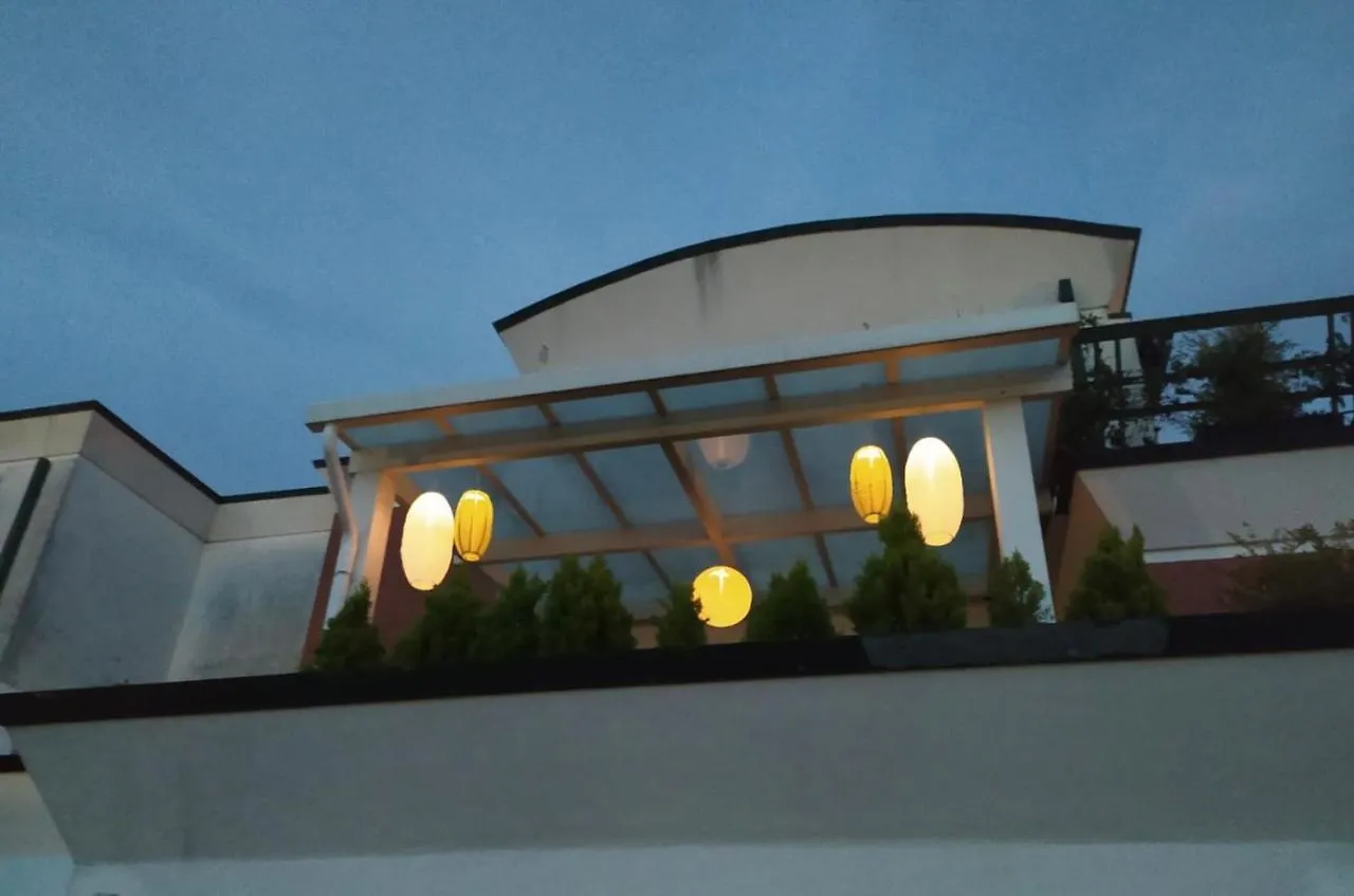 Near Como, Charming Apartment With Fireplace Grandate