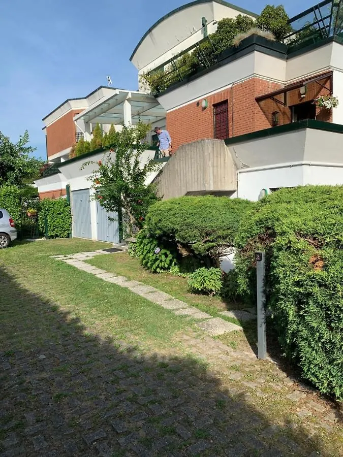 Near Como, Charming Apartment With Fireplace Grandate Italië