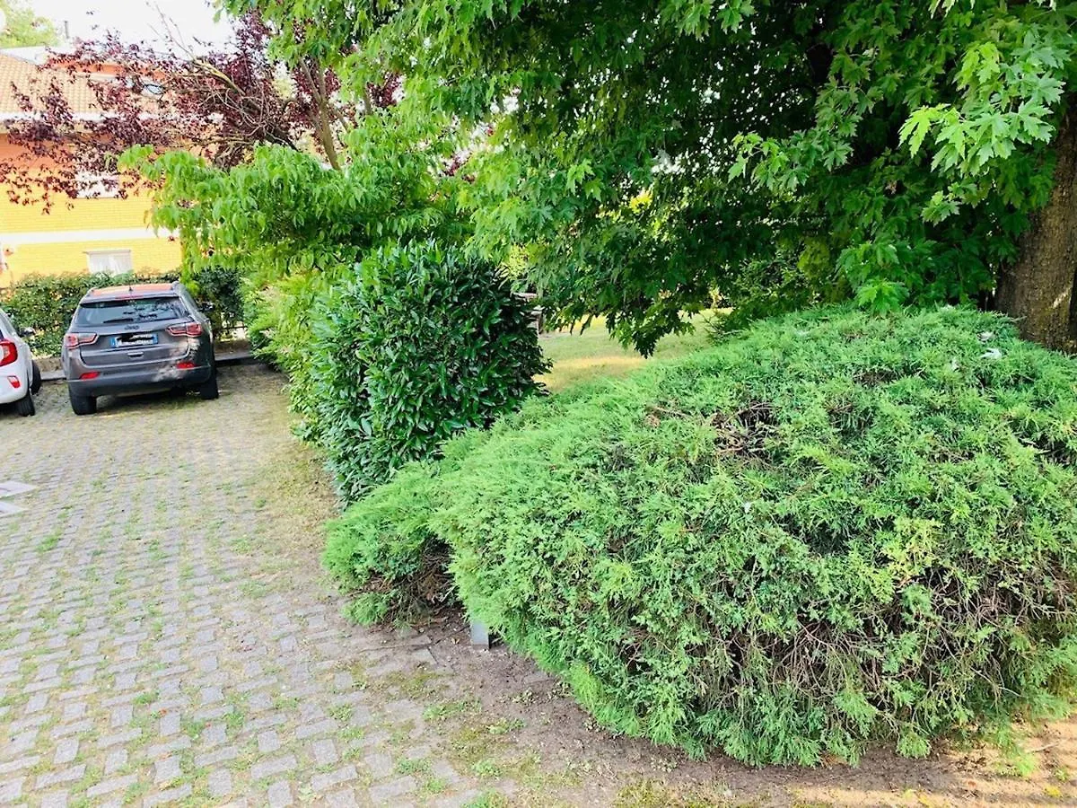 Near Como, Charming Apartment With Fireplace Grandate