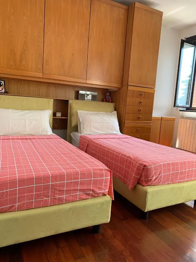 Near Como, Charming Apartment With Fireplace Grandate 0*,  Italië
